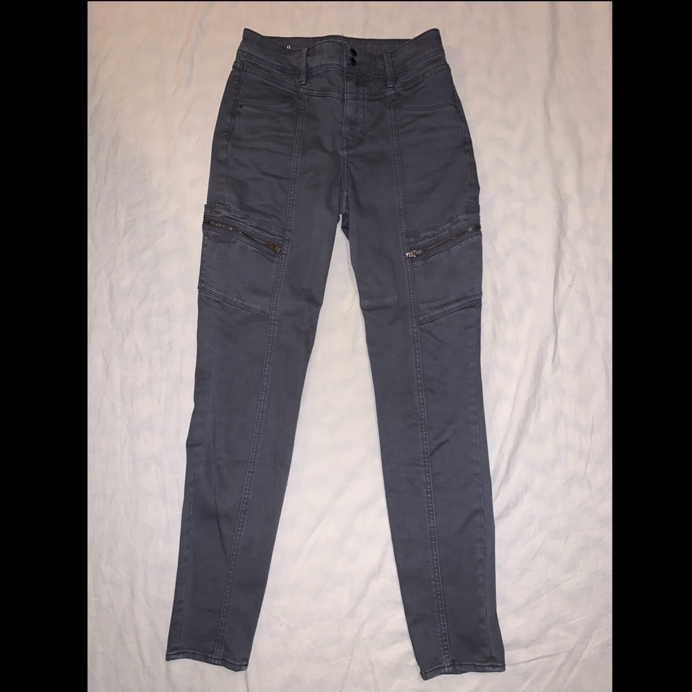 Zipper Detail Skinny Jeans